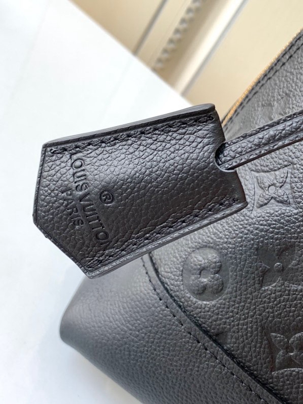 ルイヴィトンバッグ着用イメージ